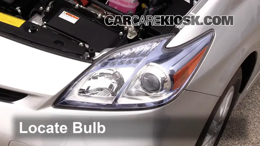2013 Toyota Prius Plug-In 1.8L 4 Cyl. Éclairage Feux de croisement (remplacer l'ampoule)